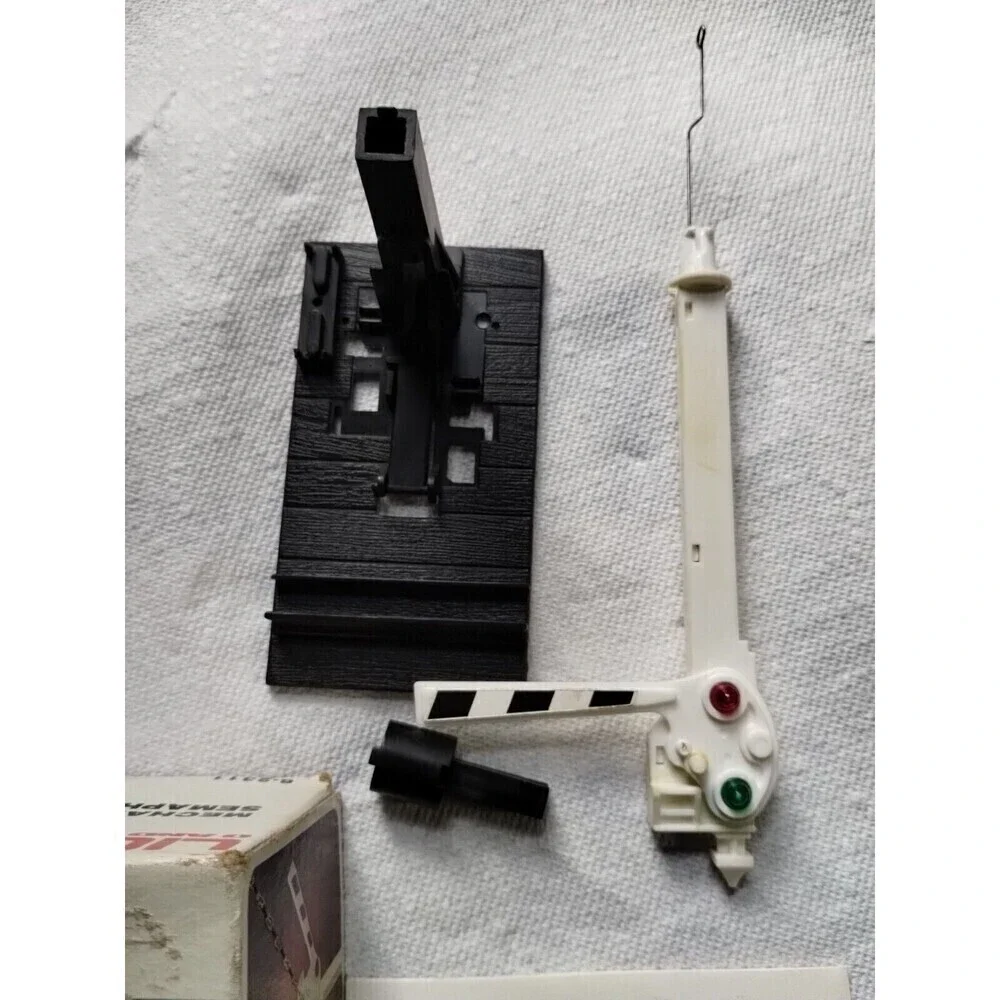 Vintage 1982 Lionel Mechanical Semaphore Good Used‎ condition With Box